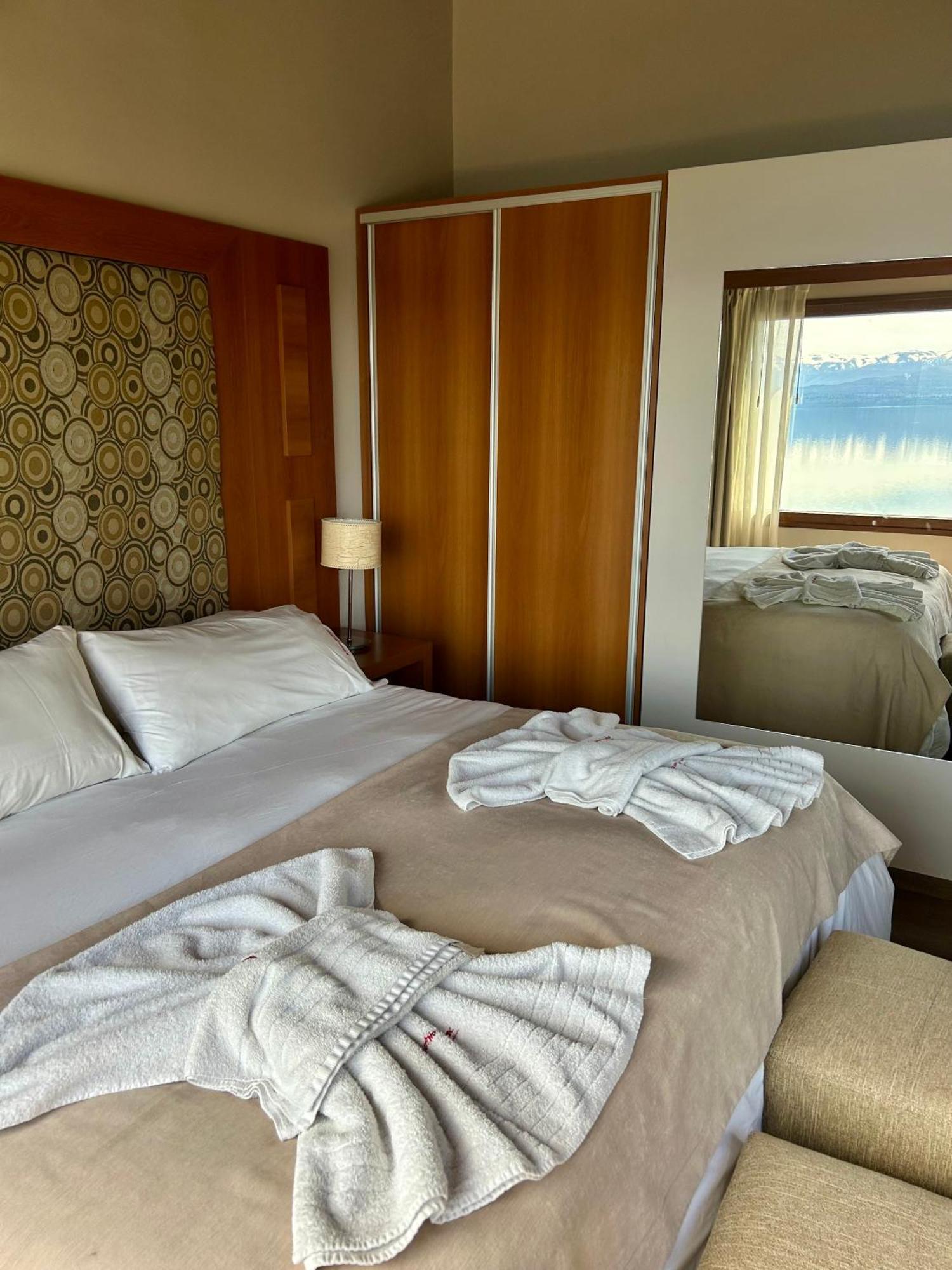 Bahia Paraiso Apart & Suites 산카를로스데바릴로체 외부 사진