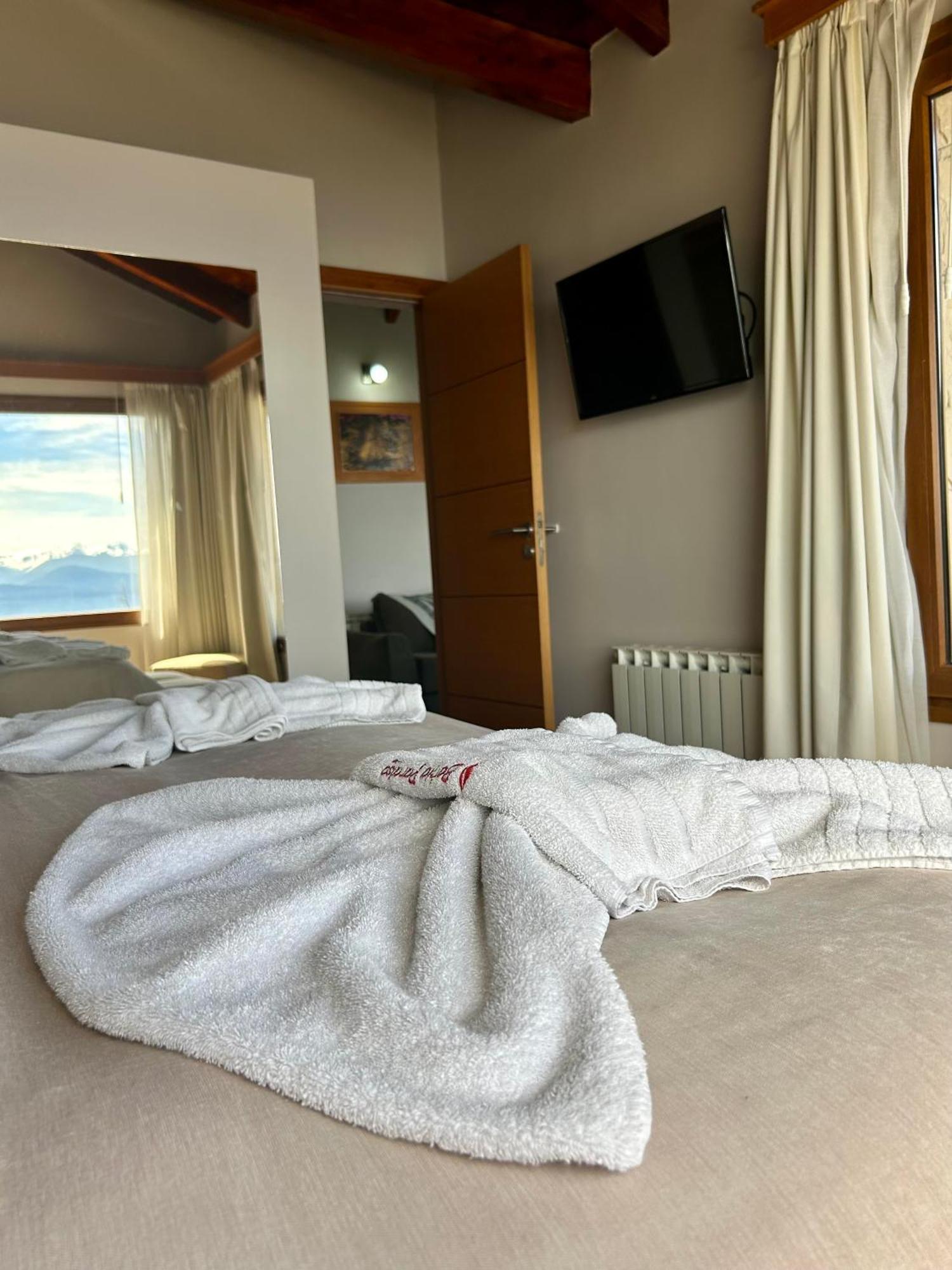 Bahia Paraiso Apart & Suites 산카를로스데바릴로체 외부 사진