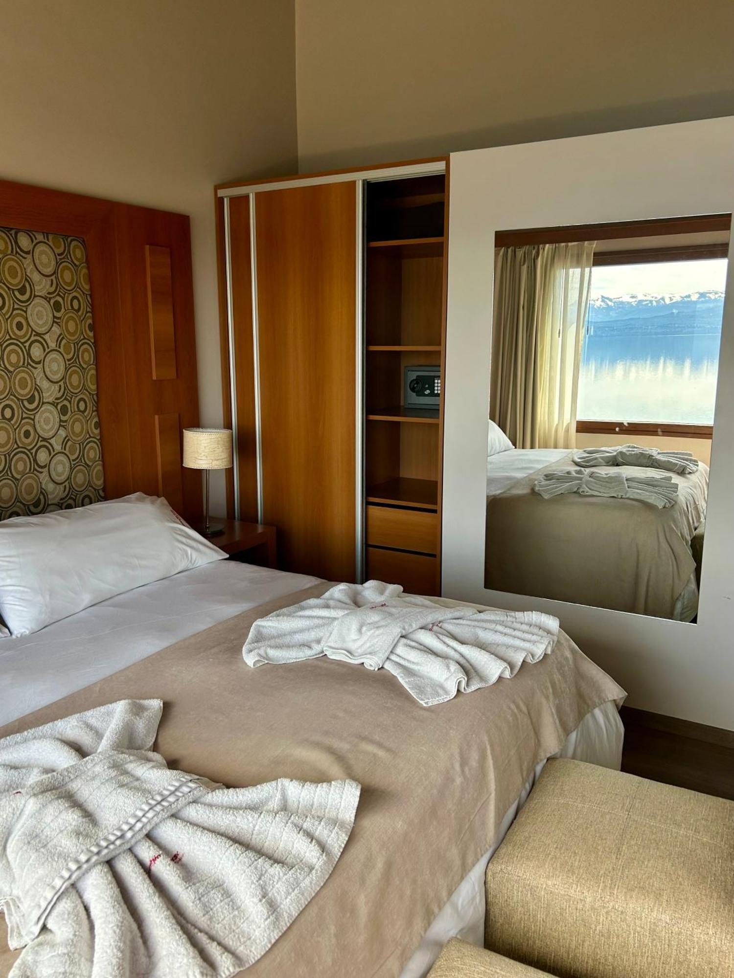 Bahia Paraiso Apart & Suites 산카를로스데바릴로체 외부 사진